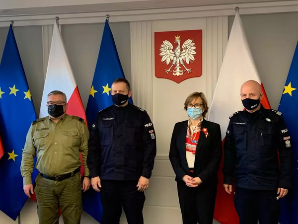 ΛΑΜΠΡΟΣ 3 .png